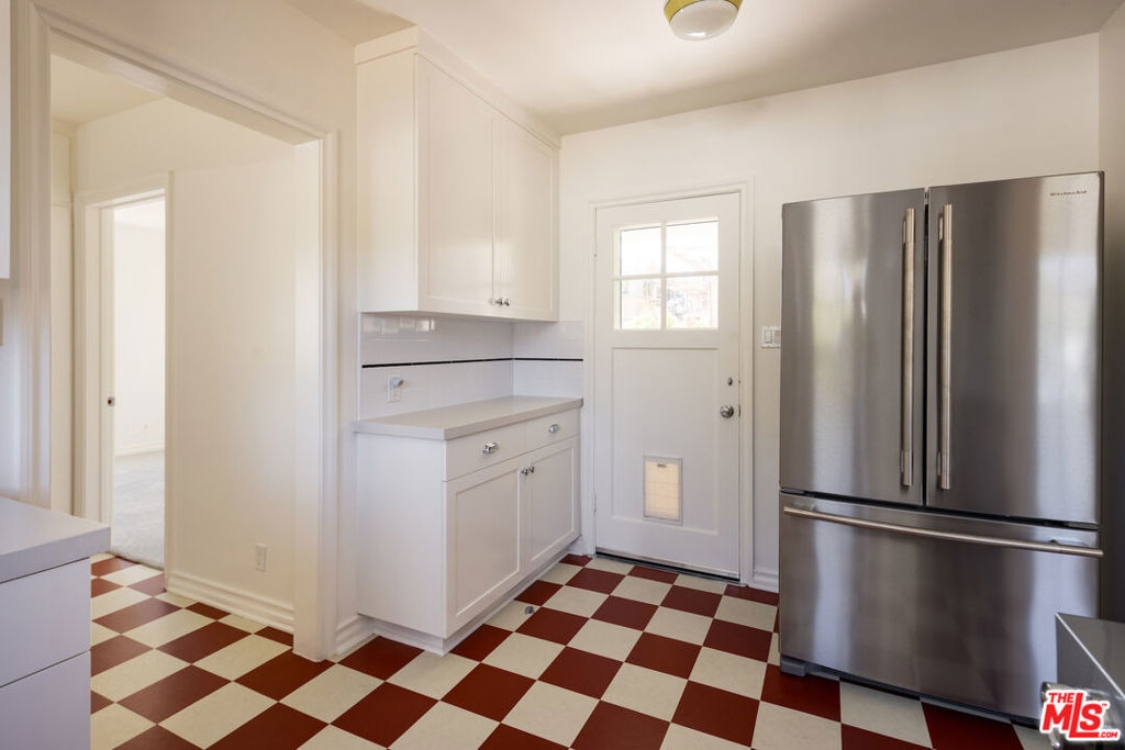 548 El Medio Avenue - Photo 7