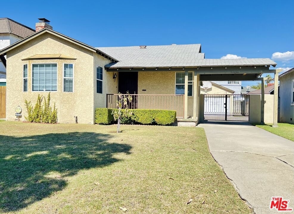 3129 Norwich Avenue - Photo 0