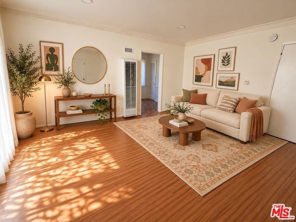 4919 Beverly Boulevard - Photo 1