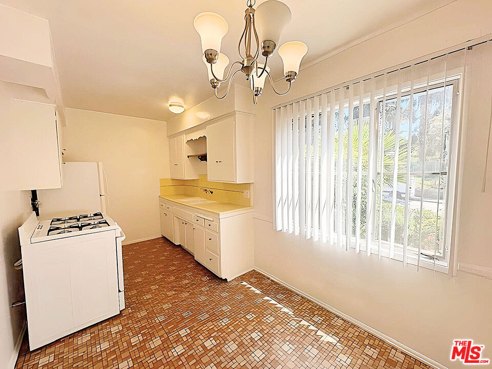 4919 Beverly Boulevard - Photo 11