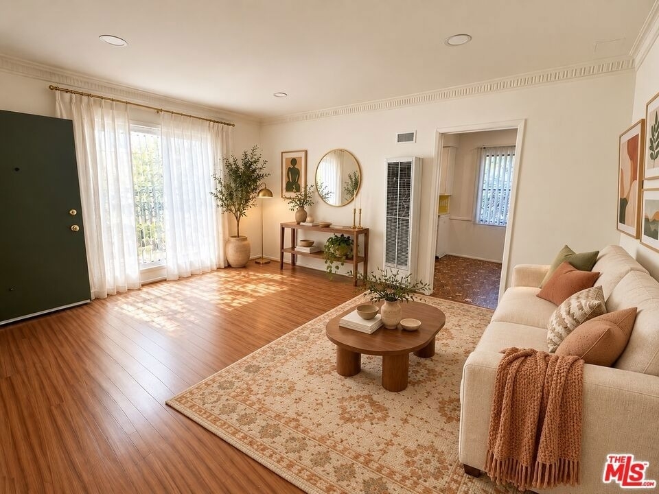 4919 Beverly Boulevard - Photo 0