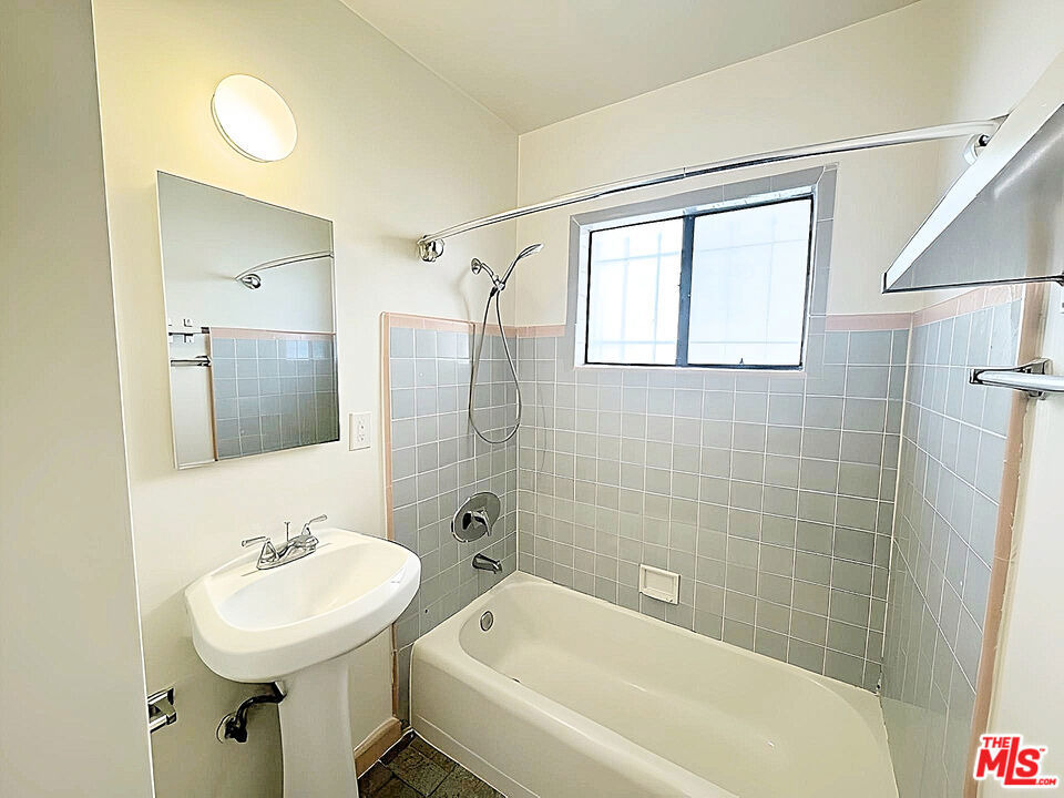 4919 Beverly Boulevard - Photo 14