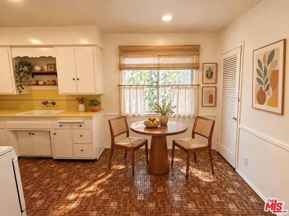 4919 Beverly Boulevard - Photo 2
