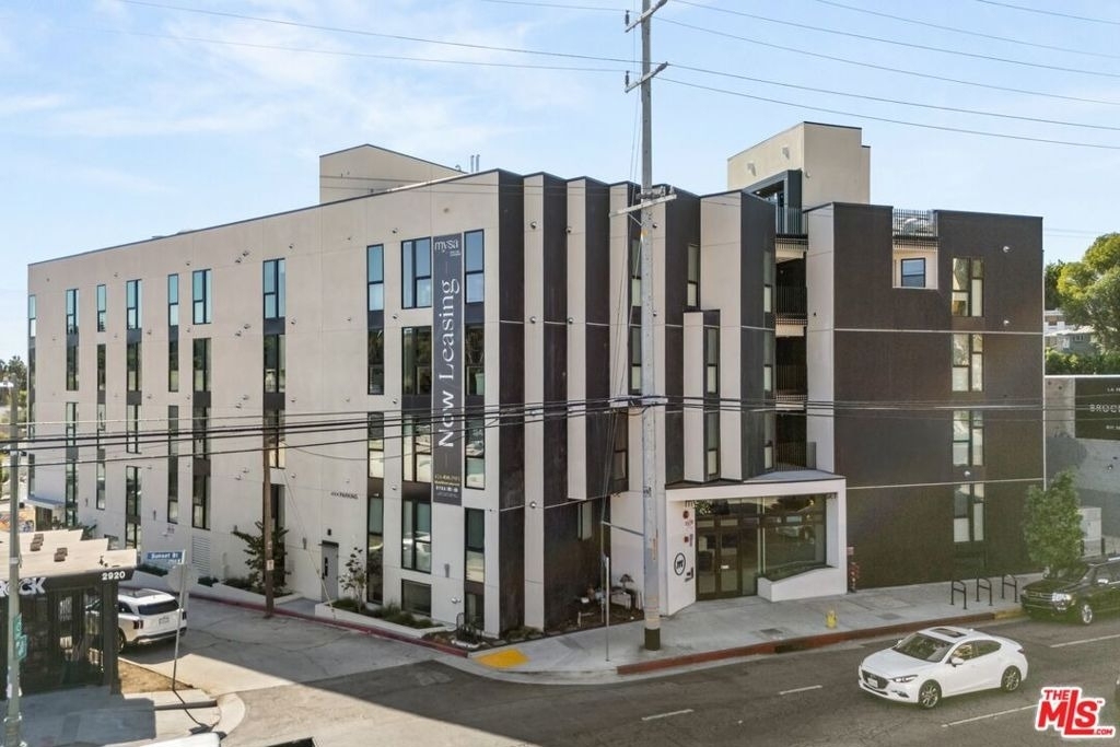 3004 Sunset Boulevard - Photo 13