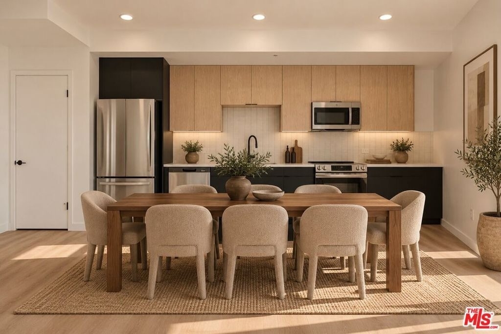 3004 Sunset Boulevard - Photo 2