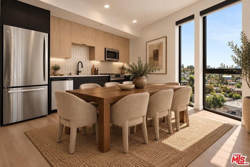 3004 Sunset Boulevard - Photo 3