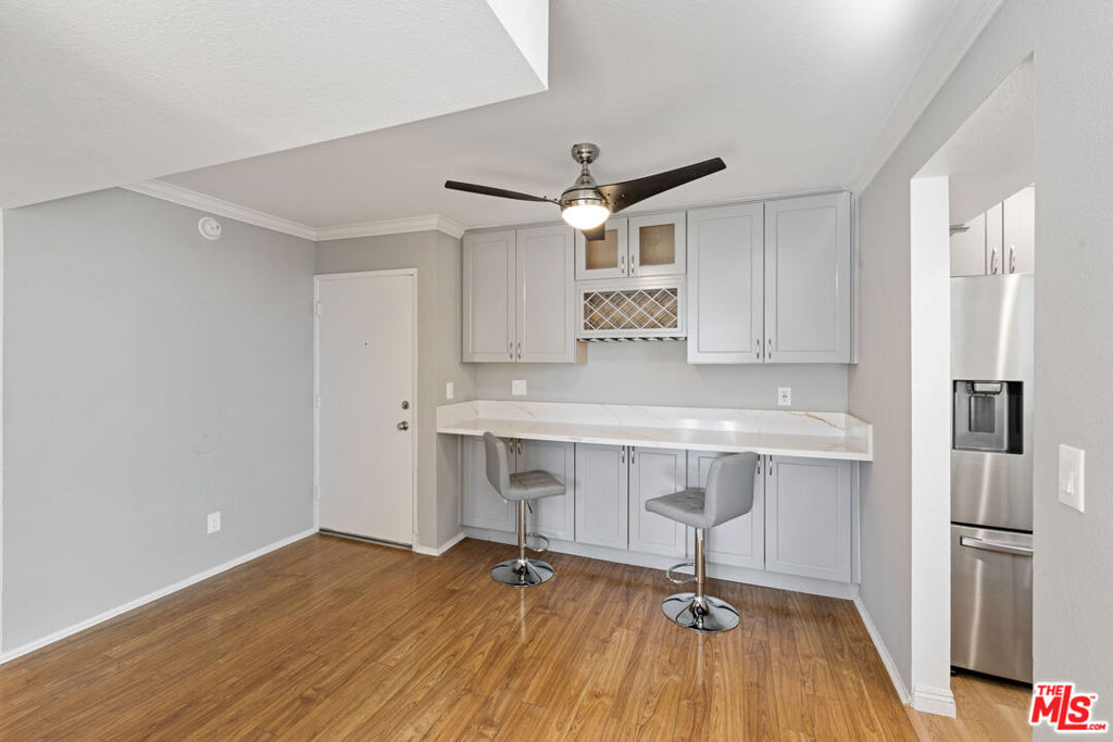 5325 Newcastle Avenue - Photo 7