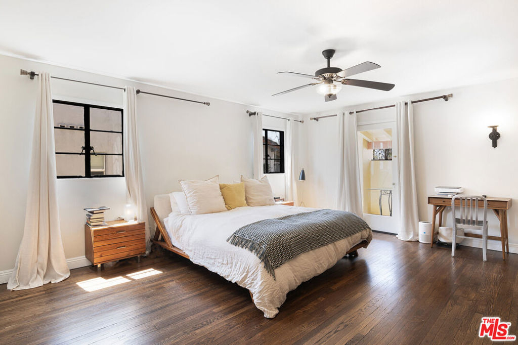144 S Mansfield Avenue - Photo 12