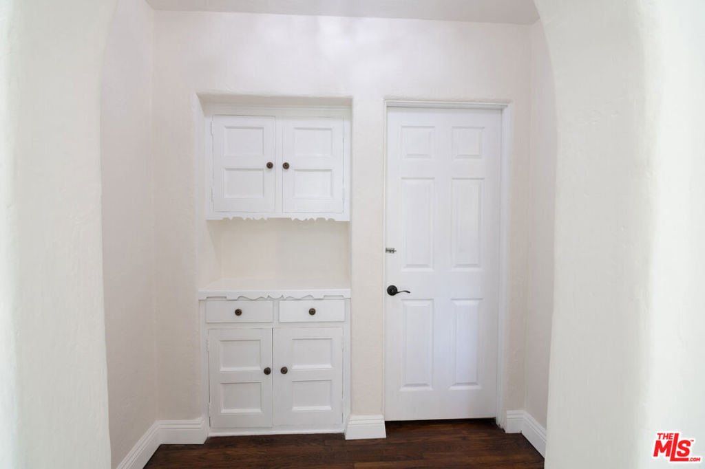 144 S Mansfield Avenue - Photo 16