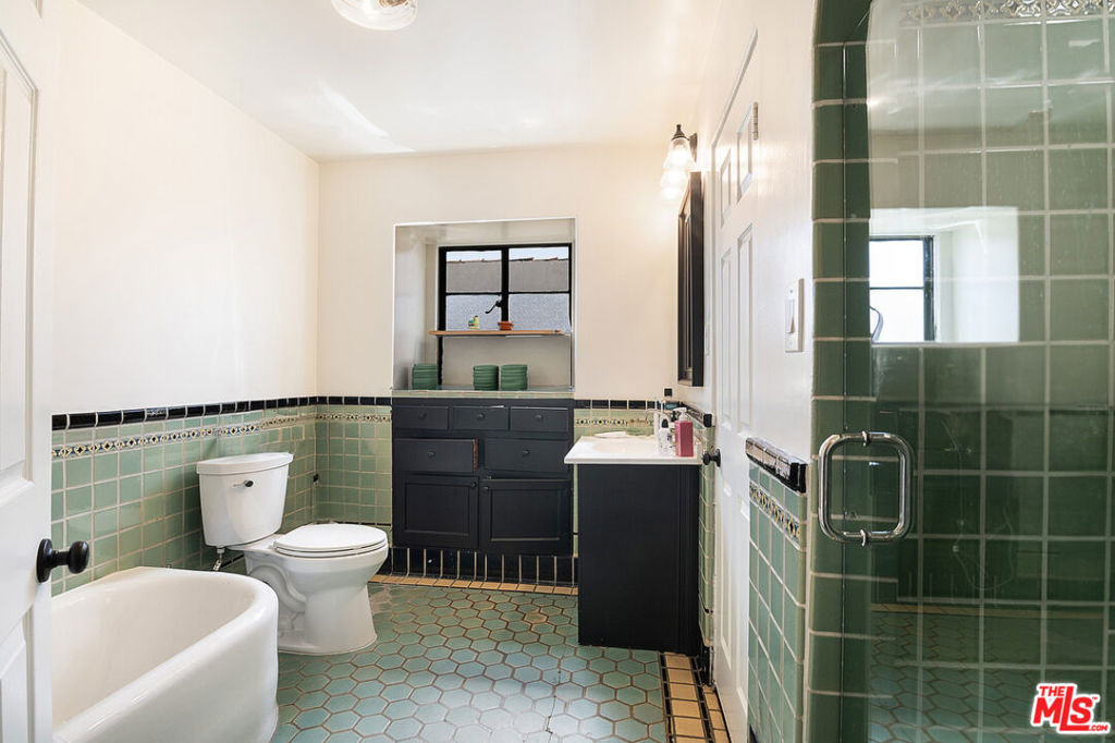 144 S Mansfield Avenue - Photo 17