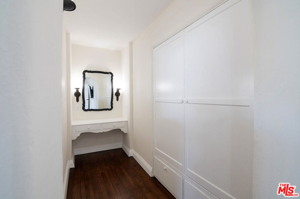 144 S Mansfield Avenue - Photo 15