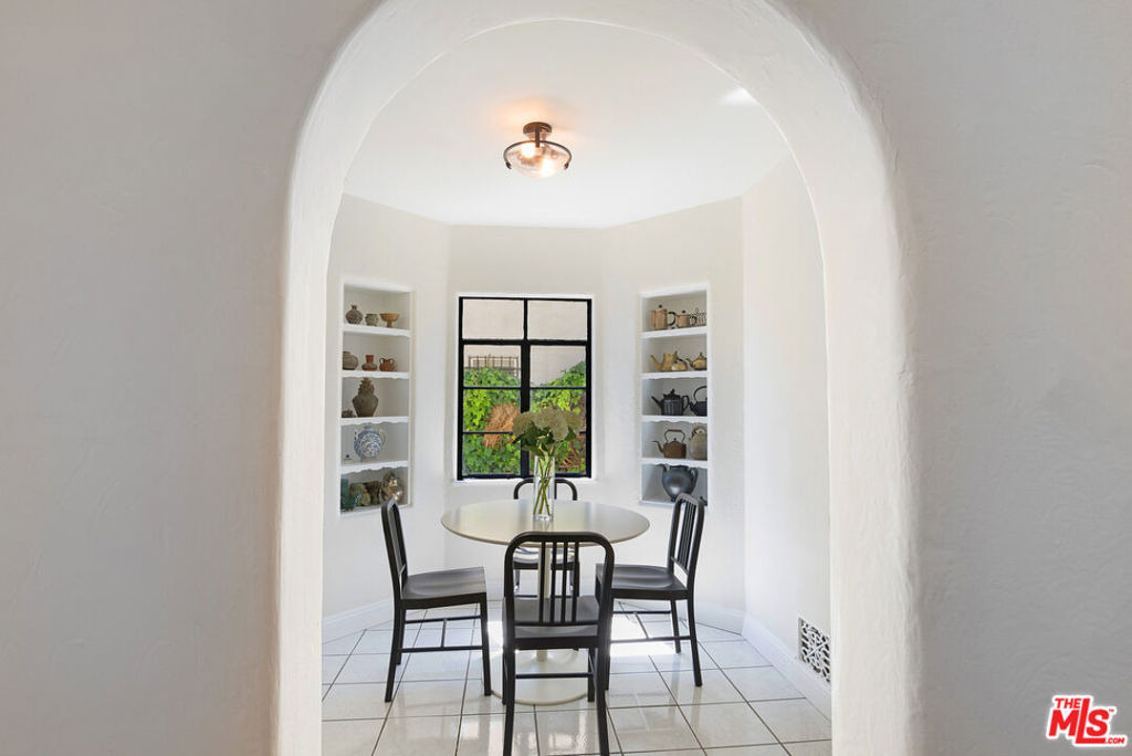 144 S Mansfield Avenue - Photo 11