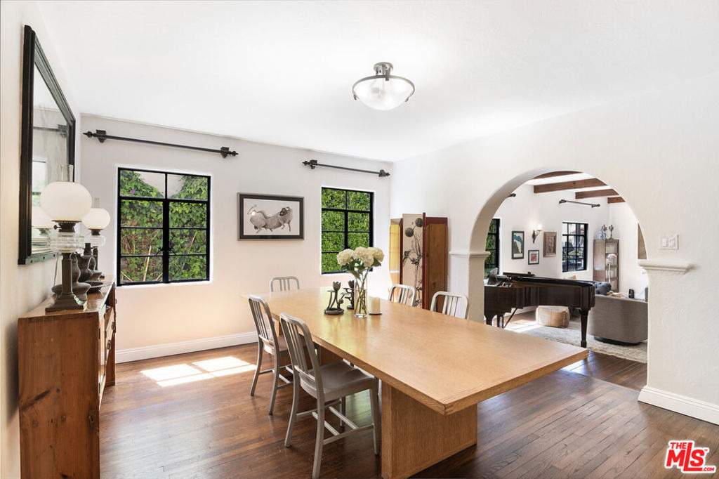 144 S Mansfield Avenue - Photo 8
