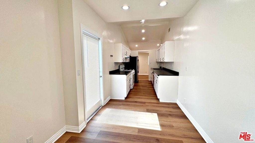 6433 Oakdale Avenue - Photo 7