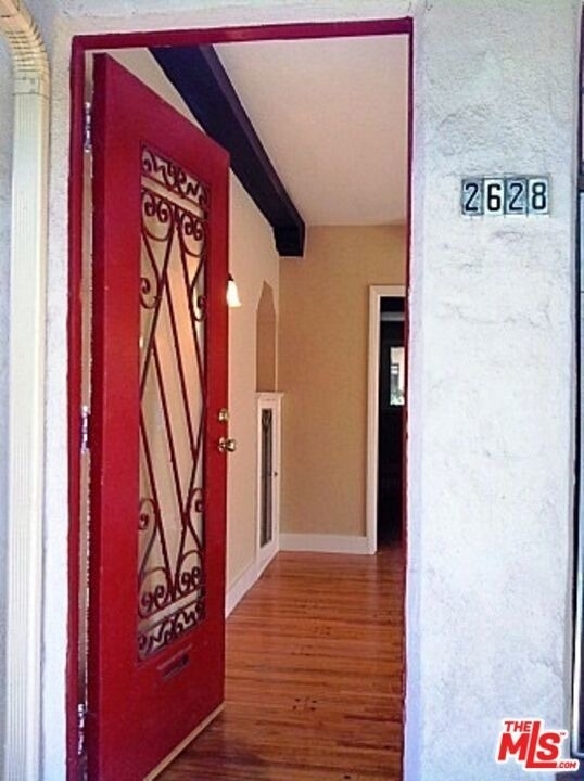 2628 N Beachwood Drive - Photo 4