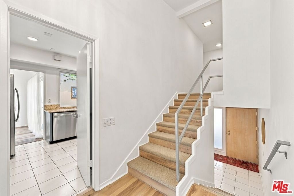 3500 W Manchester Boulevard - Photo 7