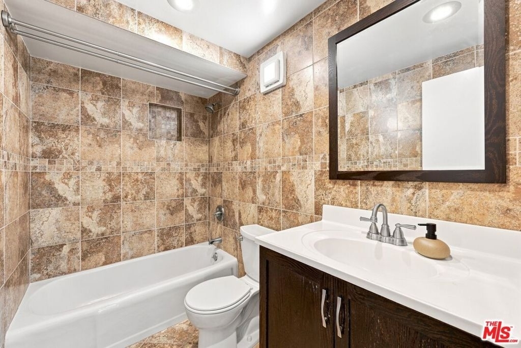 3500 W Manchester Boulevard - Photo 19