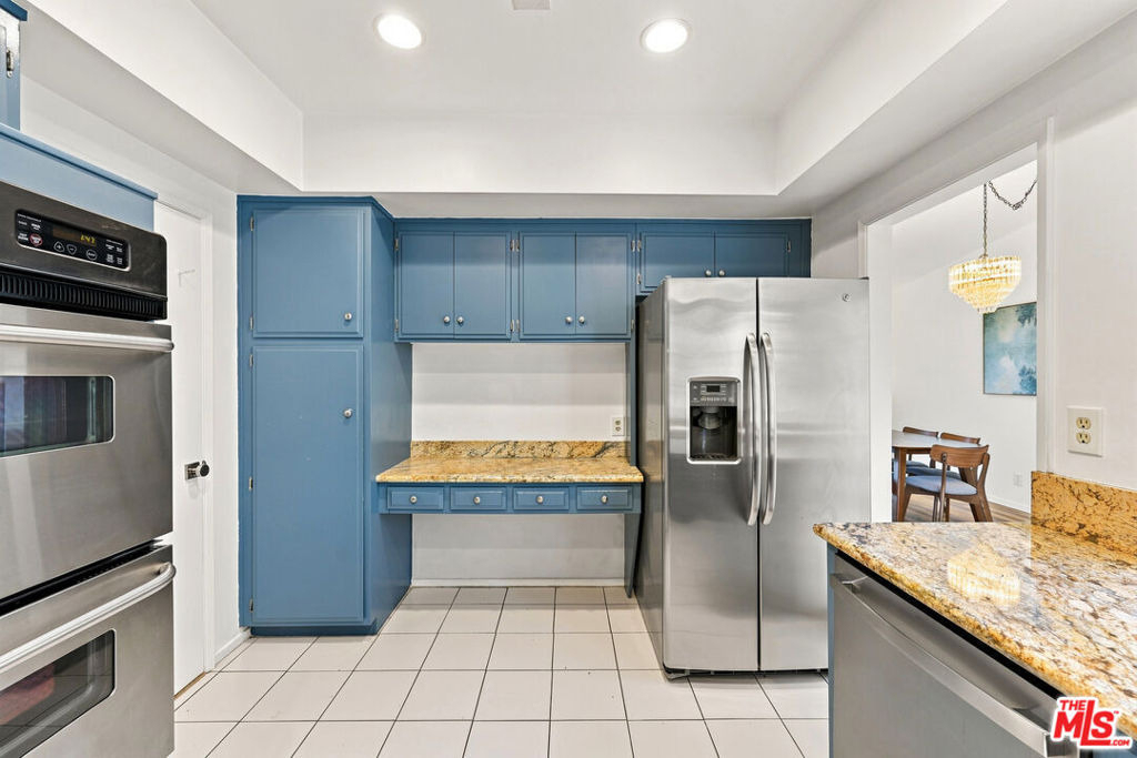3500 W Manchester Boulevard - Photo 6