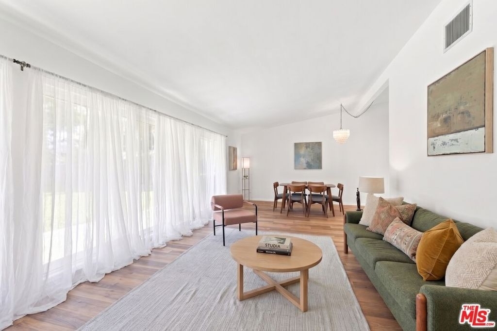 3500 W Manchester Boulevard - Photo 9