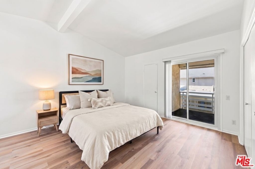 3500 W Manchester Boulevard - Photo 13