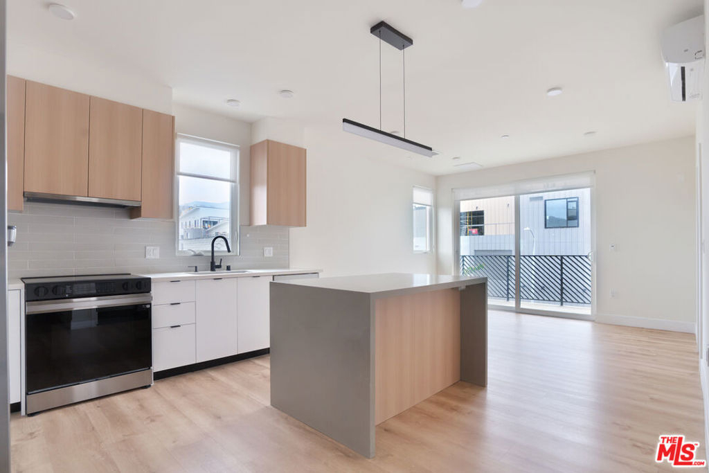 5657 Virginia Avenue - Photo 2