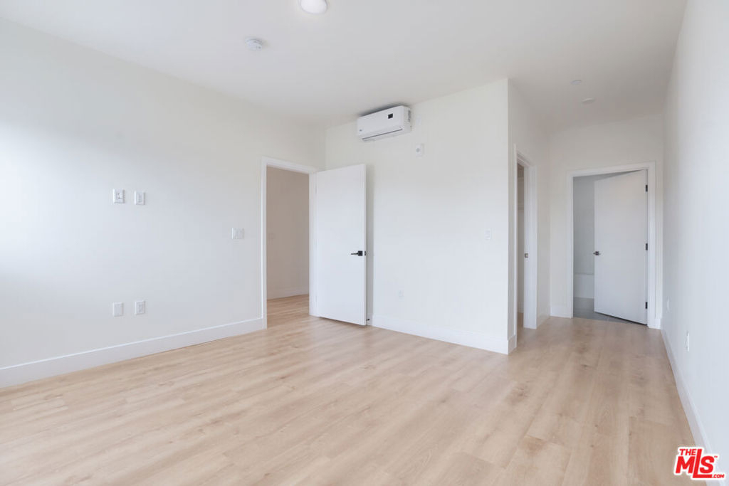 5657 Virginia Avenue - Photo 10