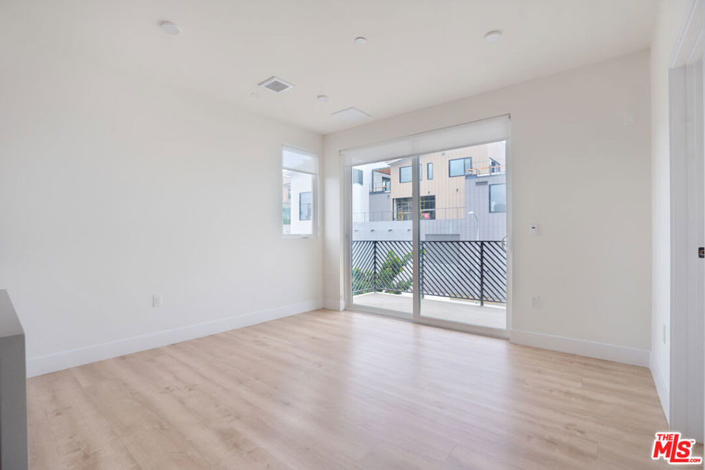 5657 Virginia Avenue - Photo 9