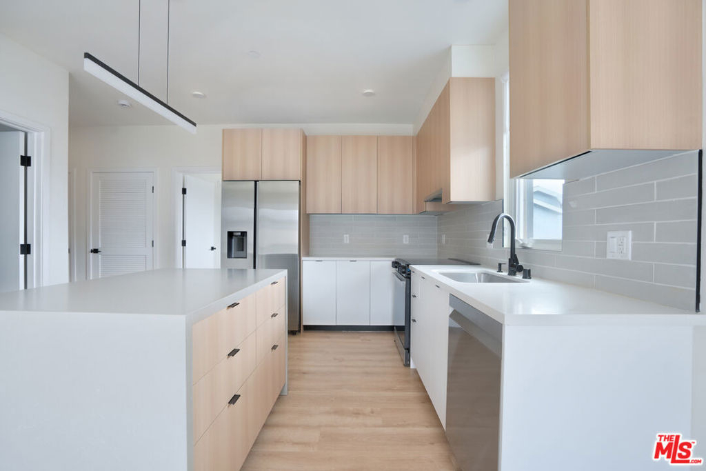 5657 Virginia Avenue - Photo 4