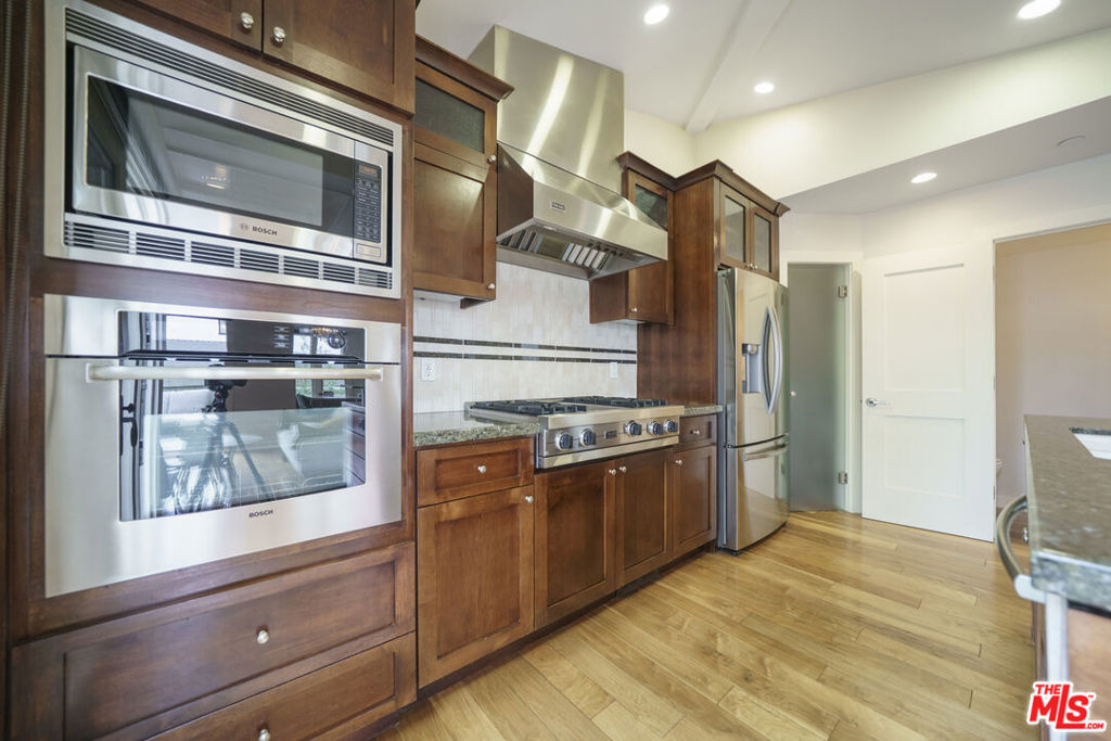 642 Hermosa Avenue - Photo 4