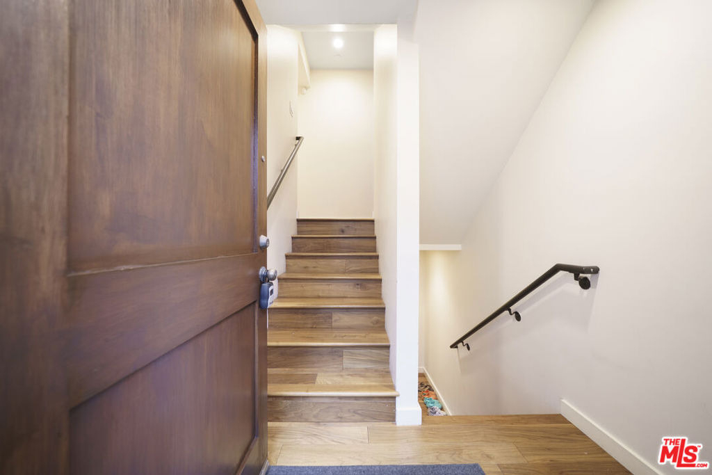 642 Hermosa Avenue - Photo 12