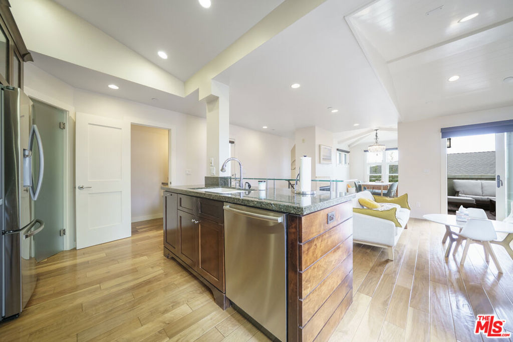 642 Hermosa Avenue - Photo 5