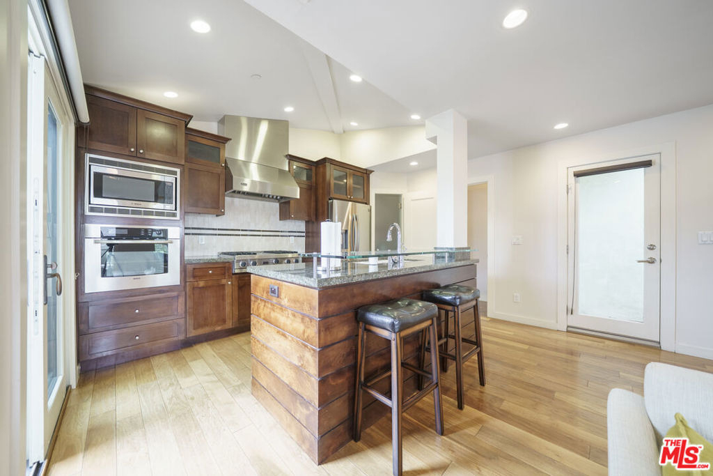 642 Hermosa Avenue - Photo 3