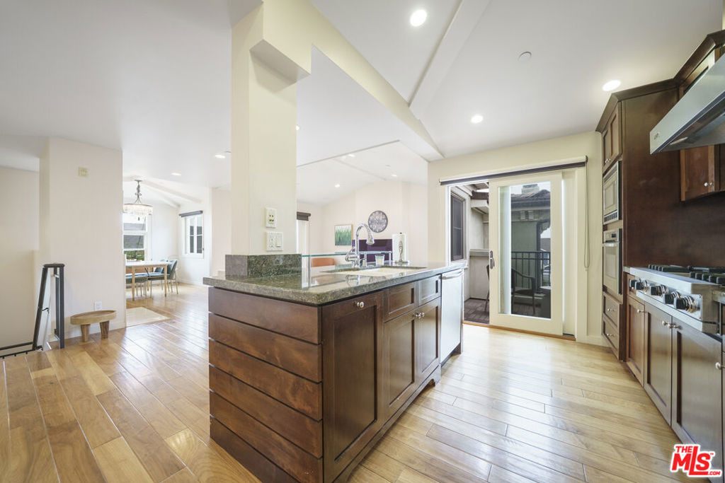 642 Hermosa Avenue - Photo 6