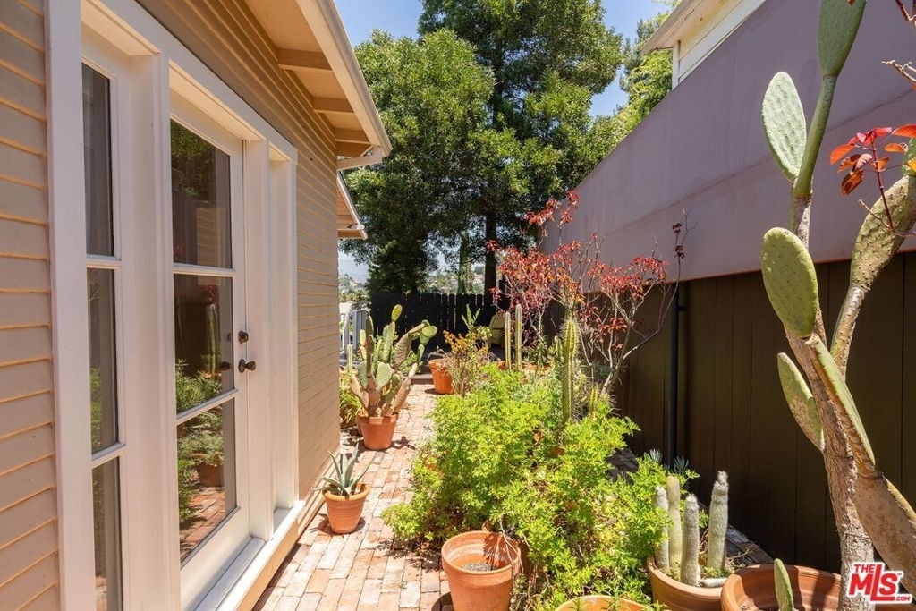 1336 Edgecliffe Drive - Photo 23