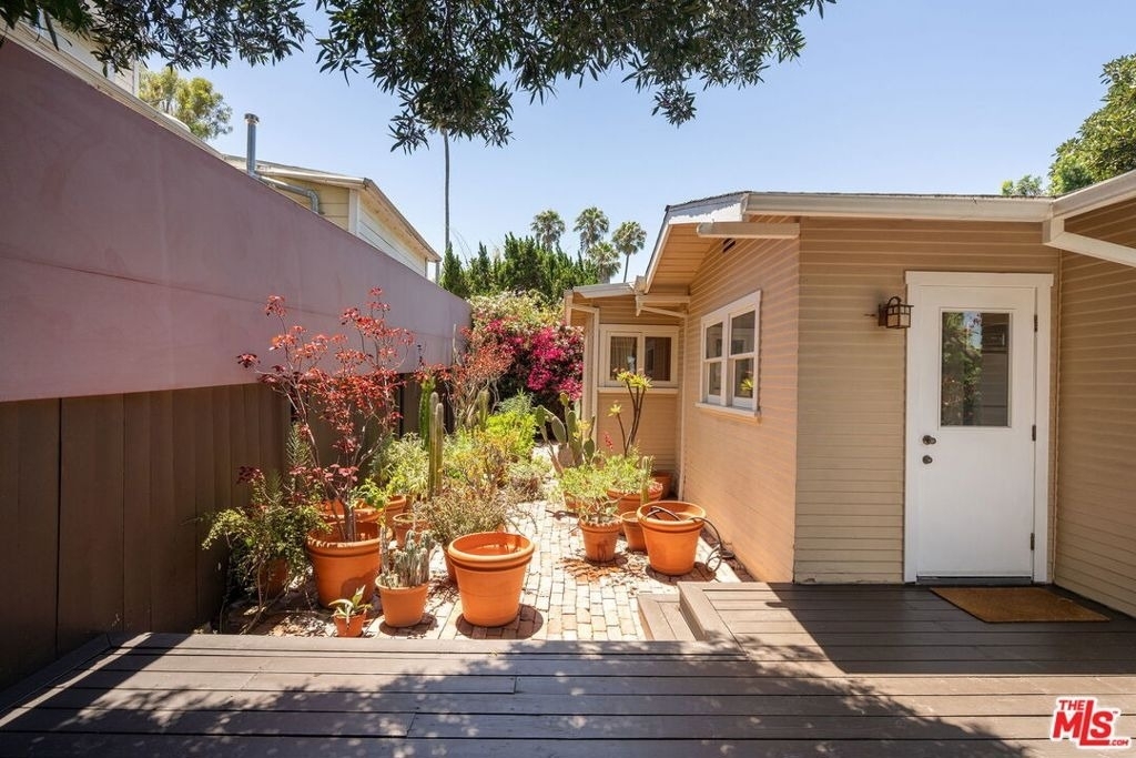 1336 Edgecliffe Drive - Photo 19