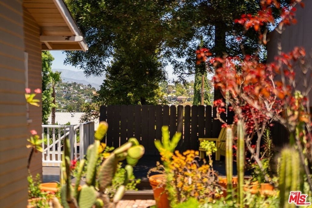 1336 Edgecliffe Drive - Photo 27