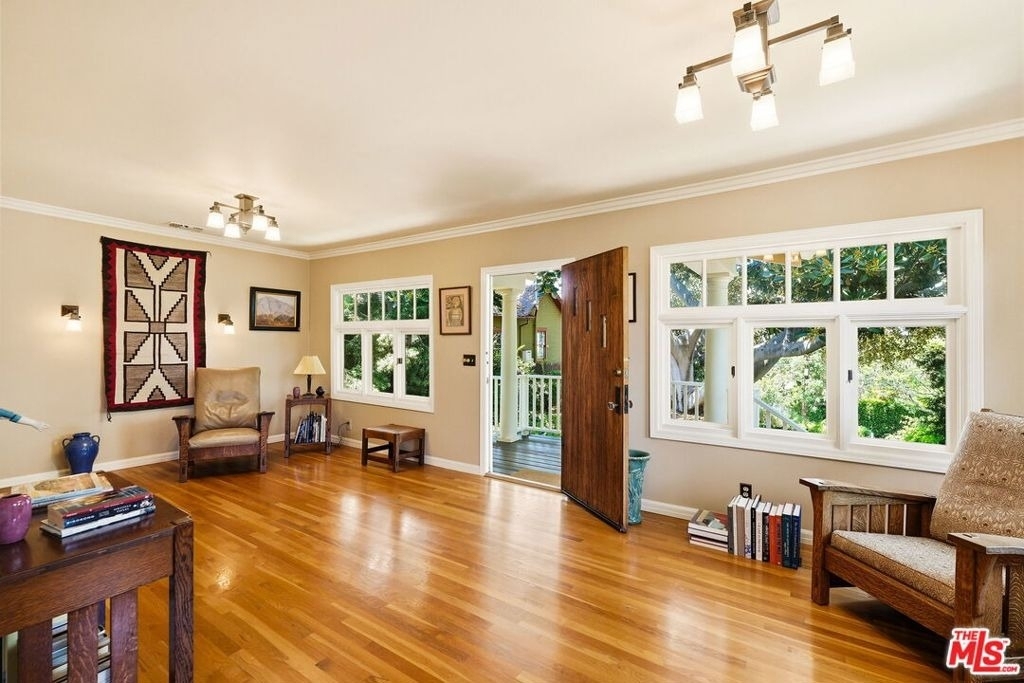 1336 Edgecliffe Drive - Photo 3
