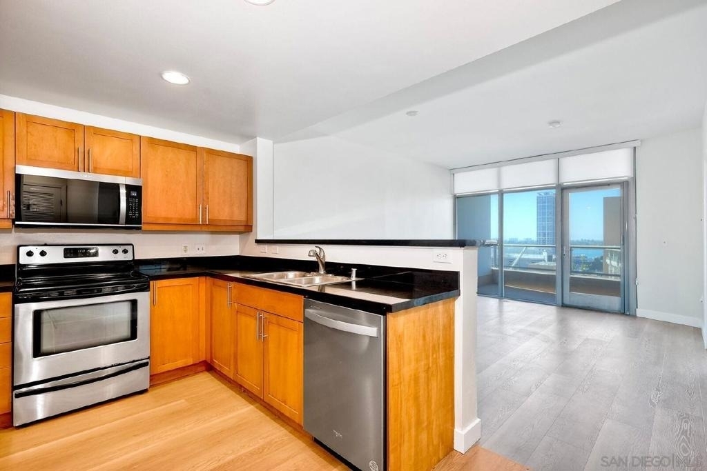 253 10th Ave - Photo 11