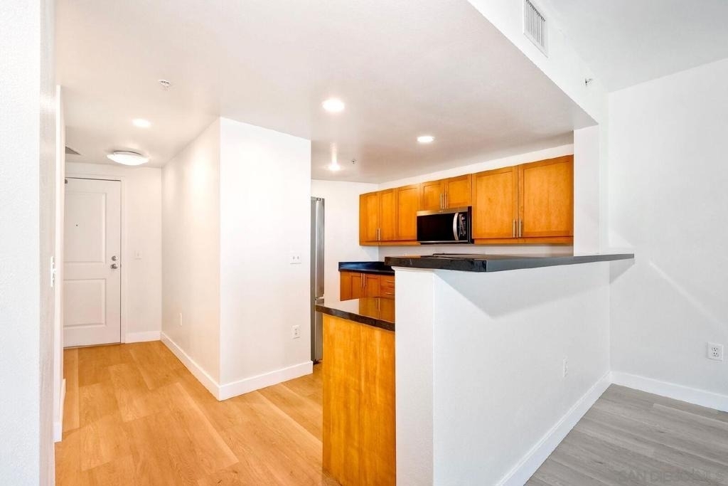 253 10th Ave - Photo 8