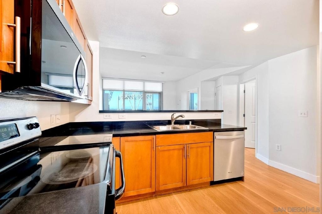 253 10th Ave - Photo 9