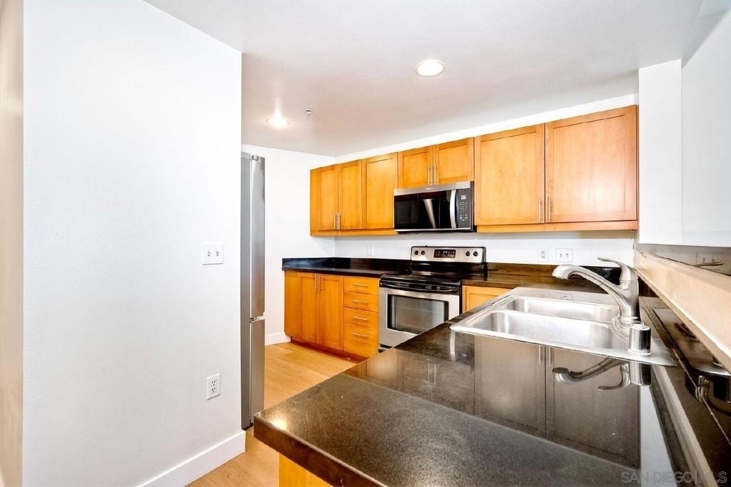 253 10th Ave - Photo 12