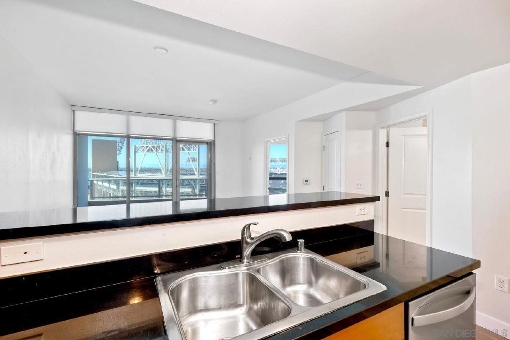 253 10th Ave - Photo 7