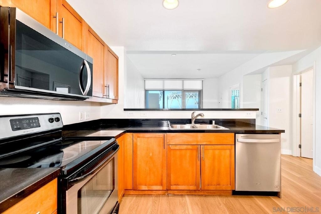 253 10th Ave - Photo 14
