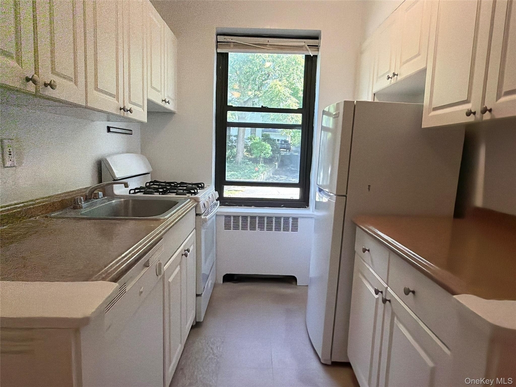 23 Schenck Avenue - Photo 7