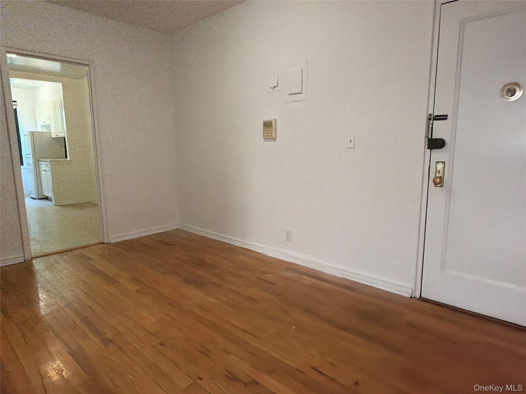 23 Schenck Avenue - Photo 3