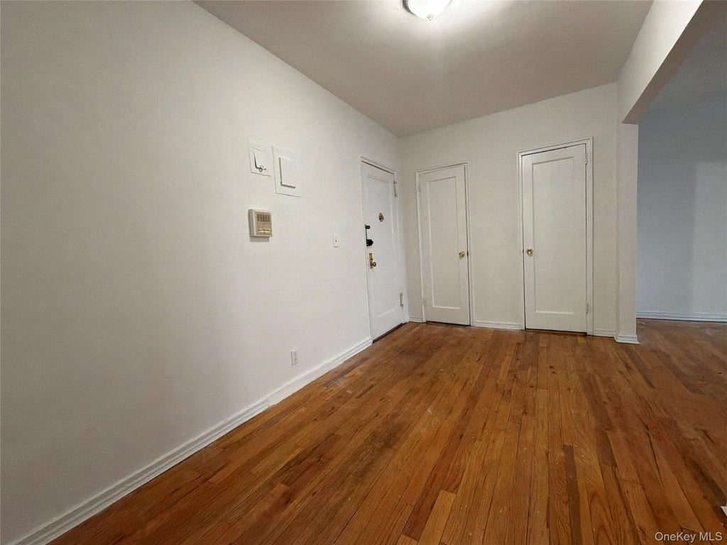 23 Schenck Avenue - Photo 2