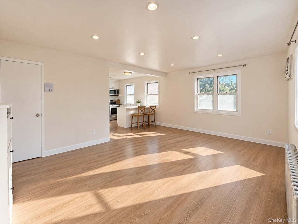 1051 Fenwood - Photo 2