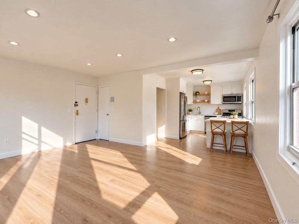 1051 Fenwood - Photo 3