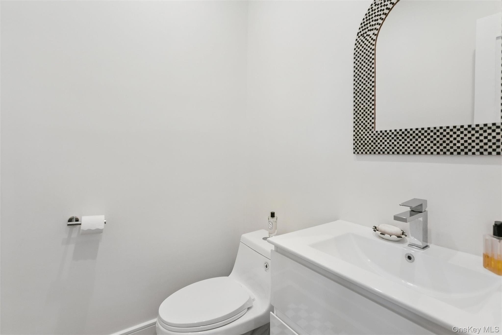 169 Mott Street - Photo 14