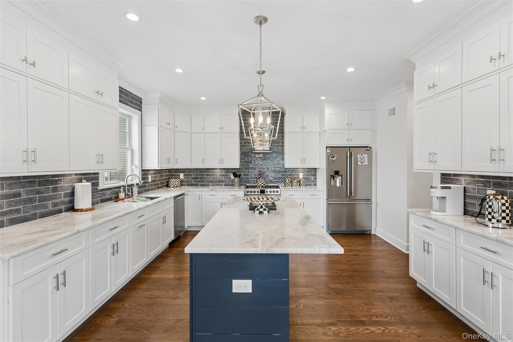 169 Mott Street - Photo 9
